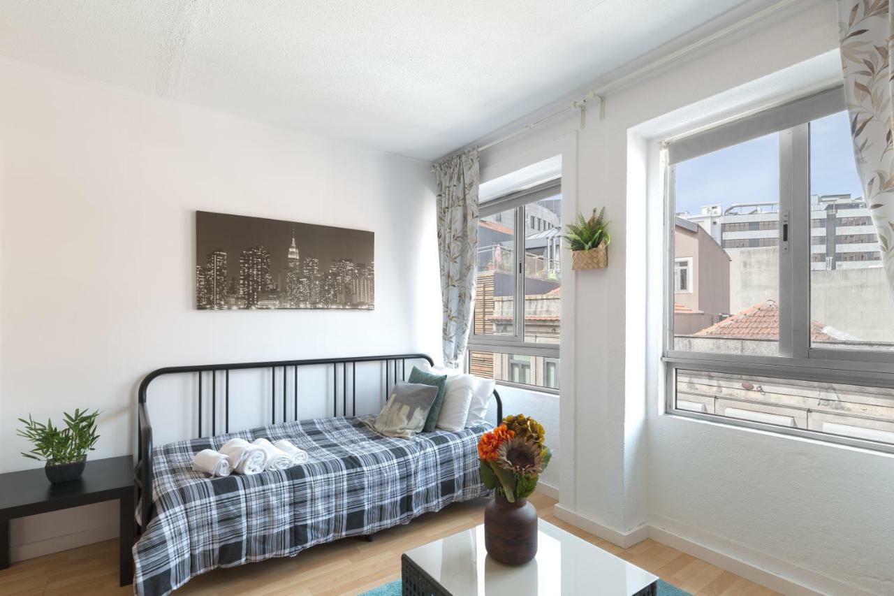 Ferienwohnung Large Flat W/ Terrace | Ace Location @ Aliados Porto Exterior foto